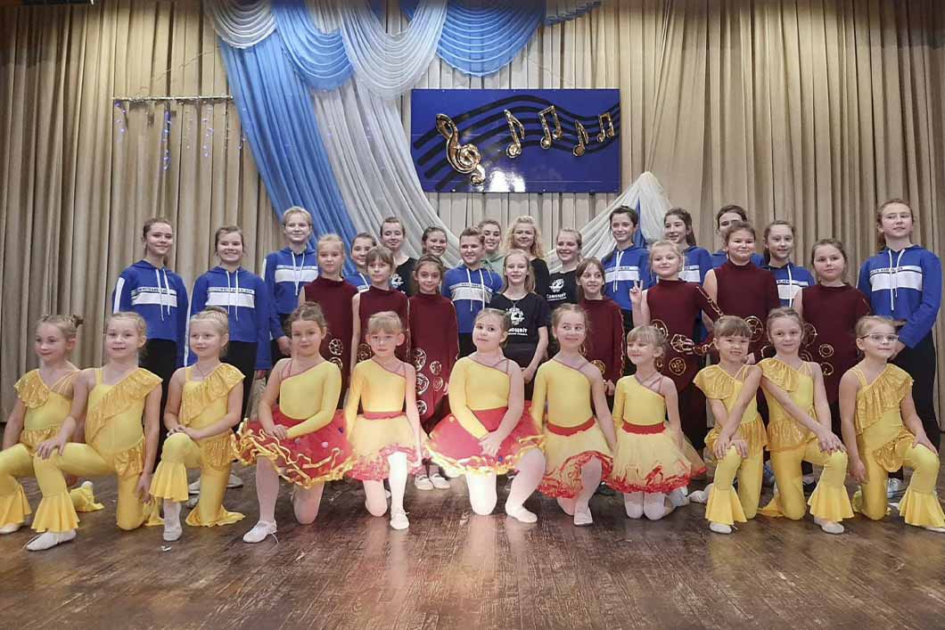 Хореографічний колектив Самоцвіт - учасник звітного концерту мистецької школи